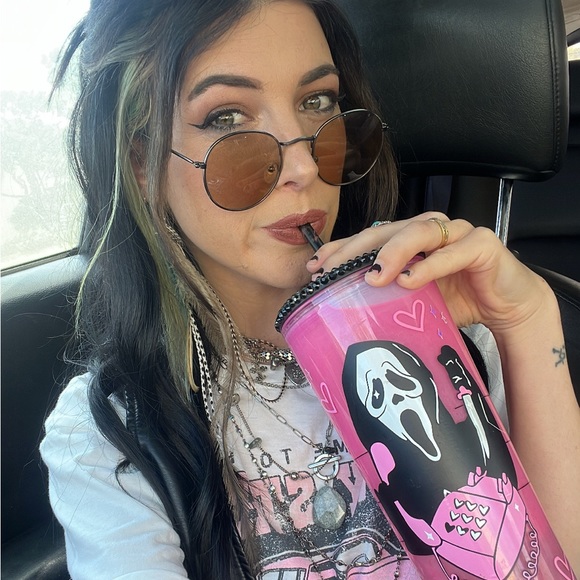 Meet your Posher, Joelle - Picture 1 of 1